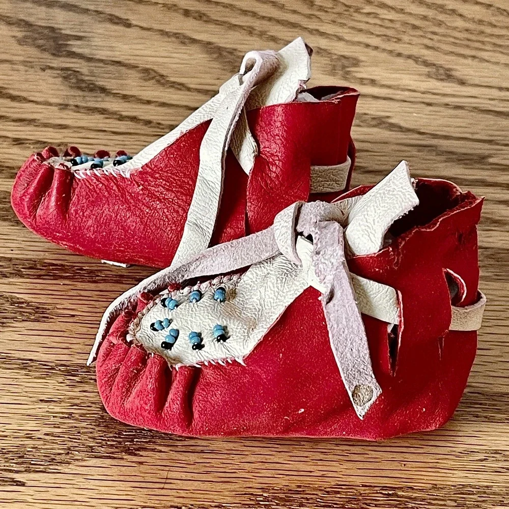 VTG Navajo Baby Moccasins 50s Deer Skin Leather Sz 0 Beaded Red Booties Handmade